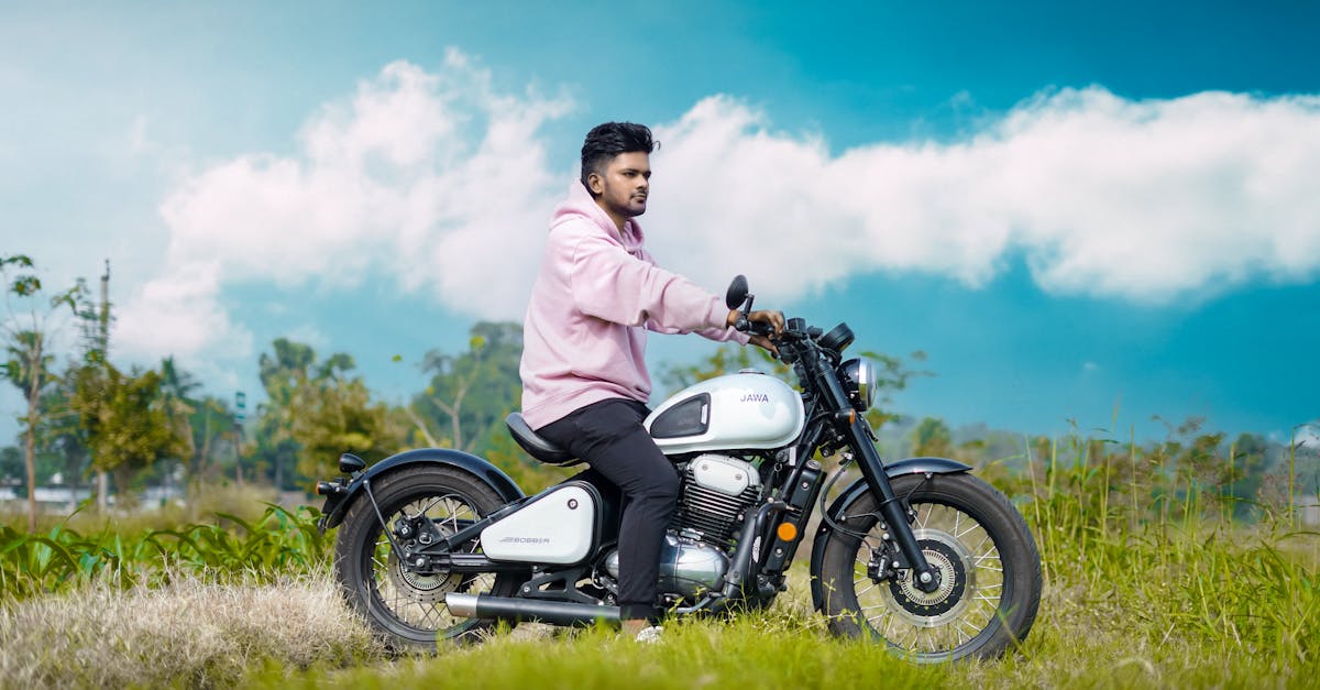 découvrez nos solutions d'assurance pour motos, conçues pour protéger votre véhicule tout en vous offrant tranquillité d'esprit sur la route. profitez de nos offres compétitives et d'une couverture adaptée à vos besoins.