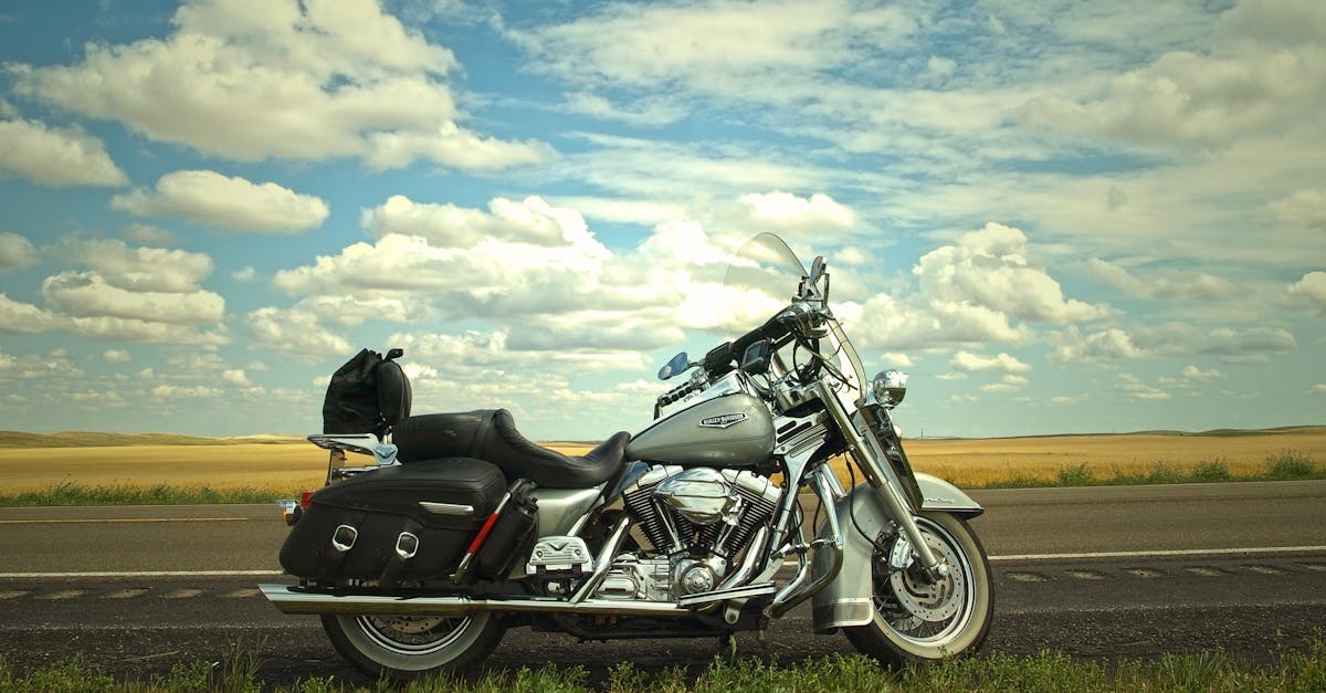 découvrez le monde fascinant des motos : des conseils d'achat aux meilleures pratiques d'entretien, en passant par les tendances et l'équipement essentiel pour les passionnés de deux-roues.