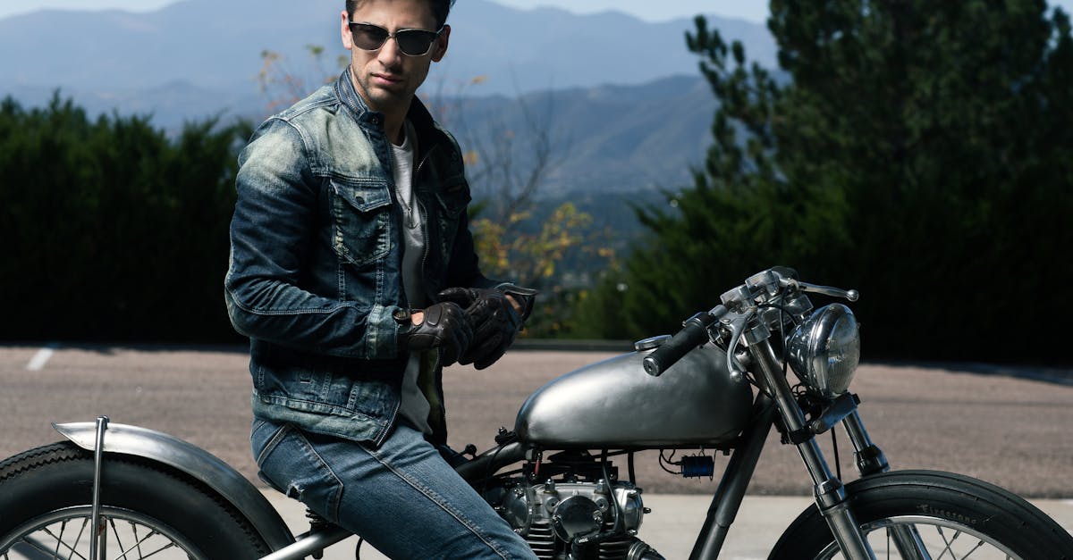 découvrez notre service d'assurance pour motos, conçu pour protéger votre véhicule avec des couvertures personnalisables et des tarifs compétitifs. profitez d'une tranquillité d'esprit sur la route grâce à notre expertise et notre support client dédié.