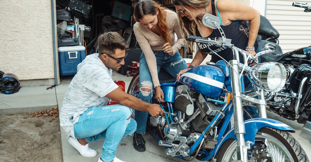 comparez les tarifs et garanties des assurances motos pour trouver la couverture idéale à un prix compétitif. obtenez des devis personnalisés et choisissez la meilleure option pour protéger votre deux-roues.