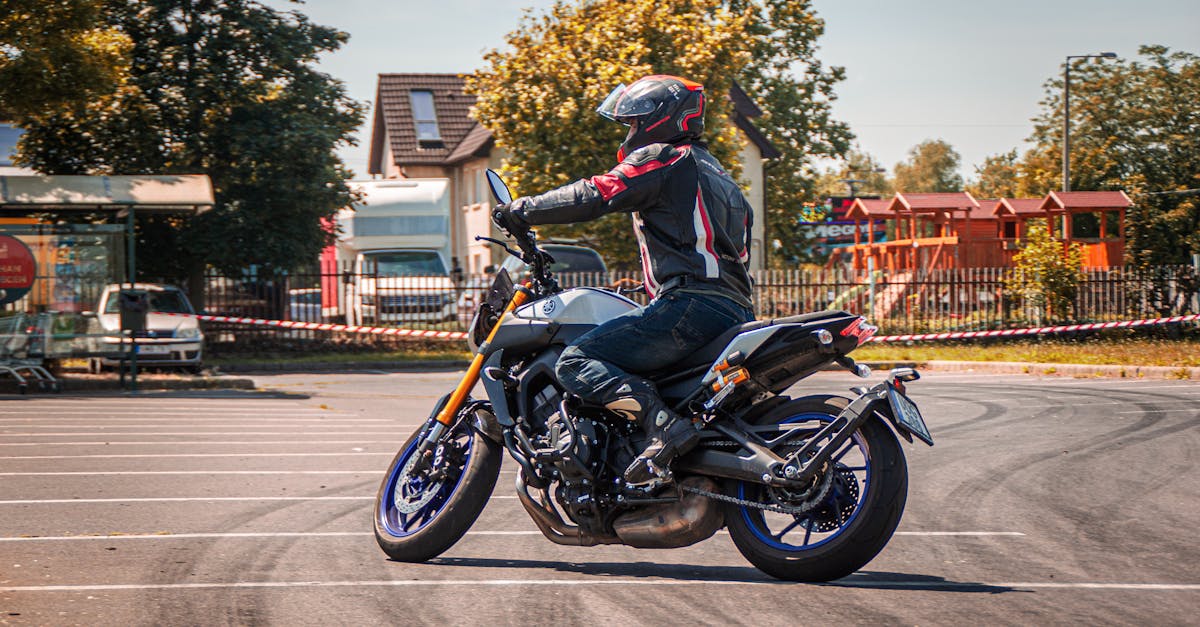 assurez votre moto en toute tranquillité avec notre assurance moto adaptée à vos besoins. profitez de couvertures complètes, d'options personnalisées et d'un service client à votre écoute pour rouler en toute sérénité.
