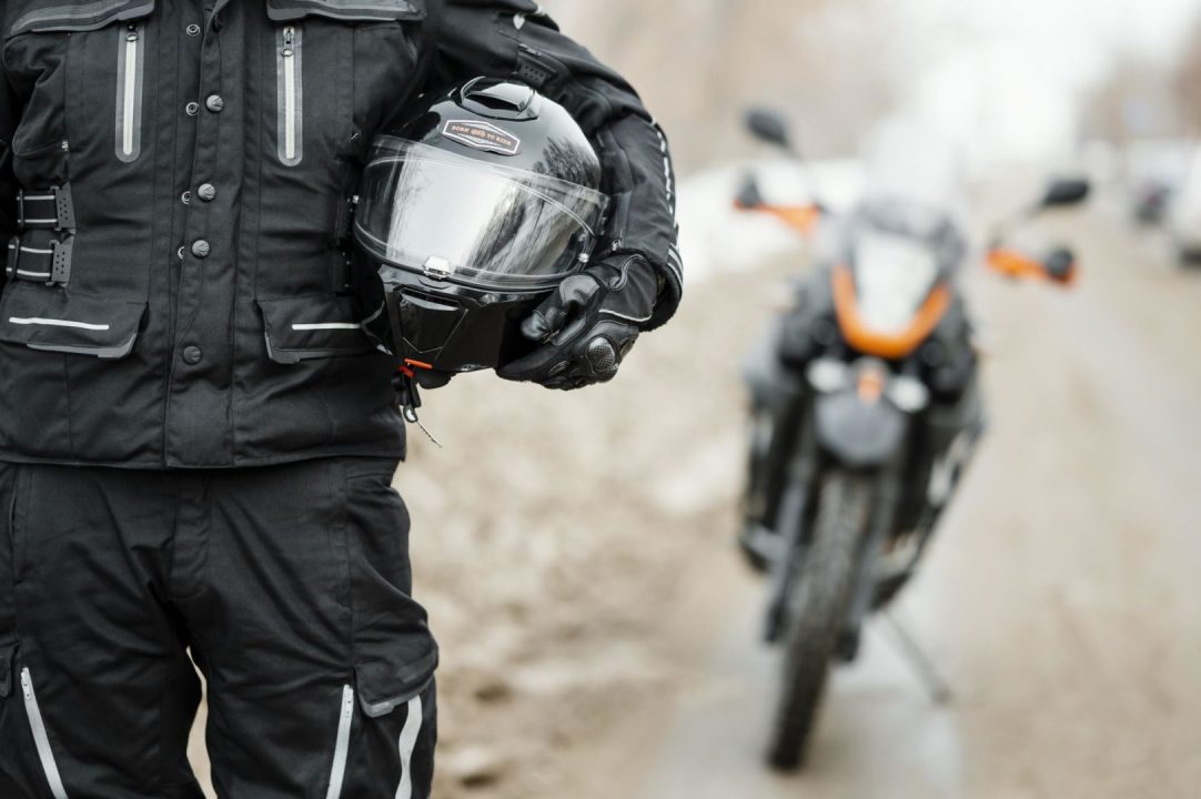 découvrez nos offres d'assurance moto adaptées à vos besoins. profitez de garanties complètes et de tarifs compétitifs pour protéger votre véhicule en toute sérénité.