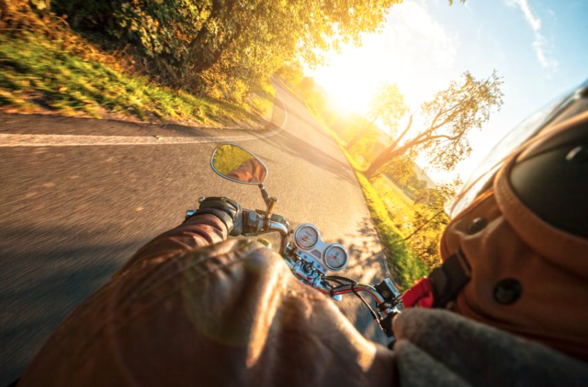 découvrez comment suspendre votre assurance moto amv facilement et rapidement. profitez de conseils pratiques pour gérer votre contrat d'assurance lorsque vous ne conduisez pas votre véhicule, tout en évitant des frais inutiles.