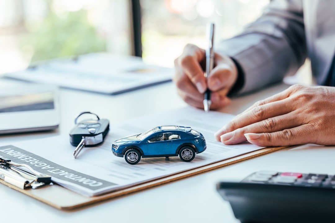 découvrez notre guide complet sur l'assurance auto : trouvez la meilleure couverture, comparez les offres et bénéficiez de conseils pour protéger votre véhicule tout en maîtrisant votre budget.