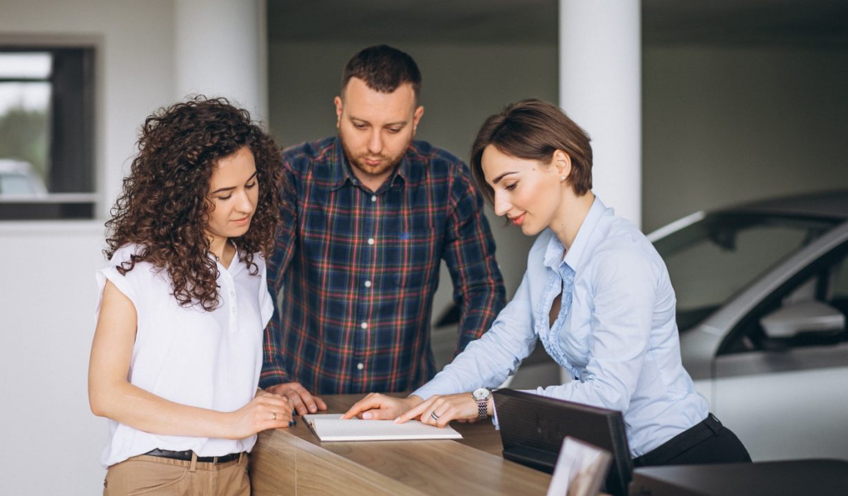 obtenez votre devis d'assurance auto en quelques clics ! comparez les offres des assureurs pour trouver la couverture qui correspond à vos besoins et à votre budget. ne laissez pas le hasard décider de votre protection, faites le choix éclairé pour votre voiture.