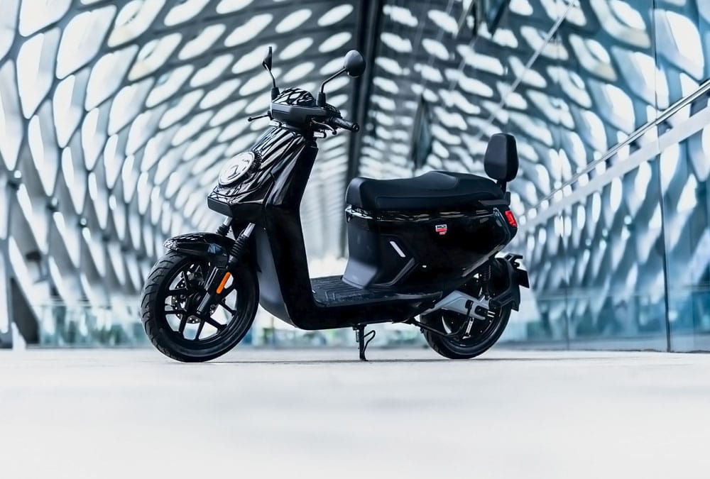 découvrez l'assurance scooter électrique idéale pour protéger votre véhicule tout en respectant votre budget. profitez d'une couverture adaptée à vos besoins et circulez en toute sérénité avec notre offre sur mesure.