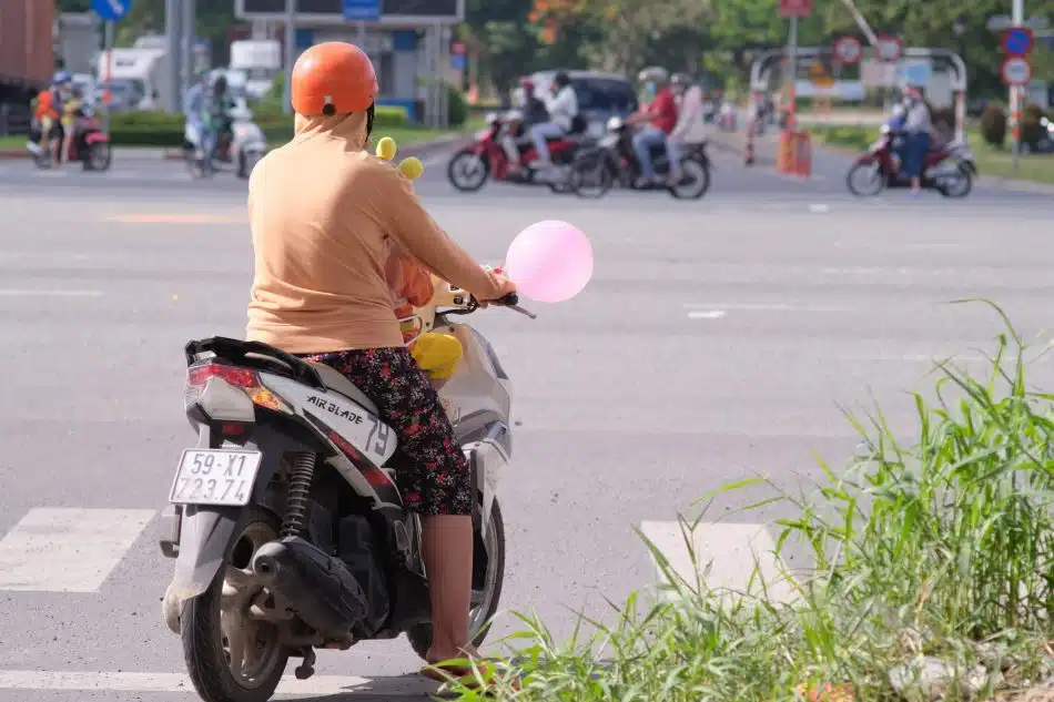 découvrez l'assurance scooter 125 de maaf, une solution adaptée pour protéger votre deux-roues en toute sérénité. bénéficiez d'une couverture complète, d'un service client réactif et d'options personnalisées pour rouler en toute tranquillité.