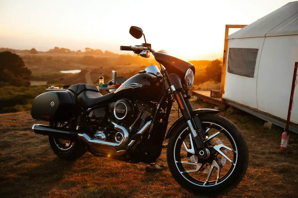 découvrez comment résilier facilement votre assurance moto lors de la vente de votre véhicule. obtenez des conseils pratiques et les étapes nécessaires pour une résiliation sans tracas, afin de profiter pleinement de votre nouvelle aventure.