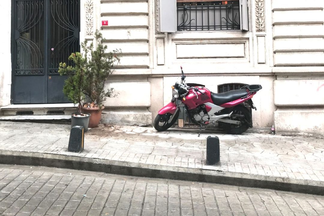 découvrez l'assurance moto verte, une solution adaptée pour les motards soucieux de l'environnement. protégez votre moto tout en contribuant à la préservation de la planète avec des garanties responsables et des options éco-friendly.