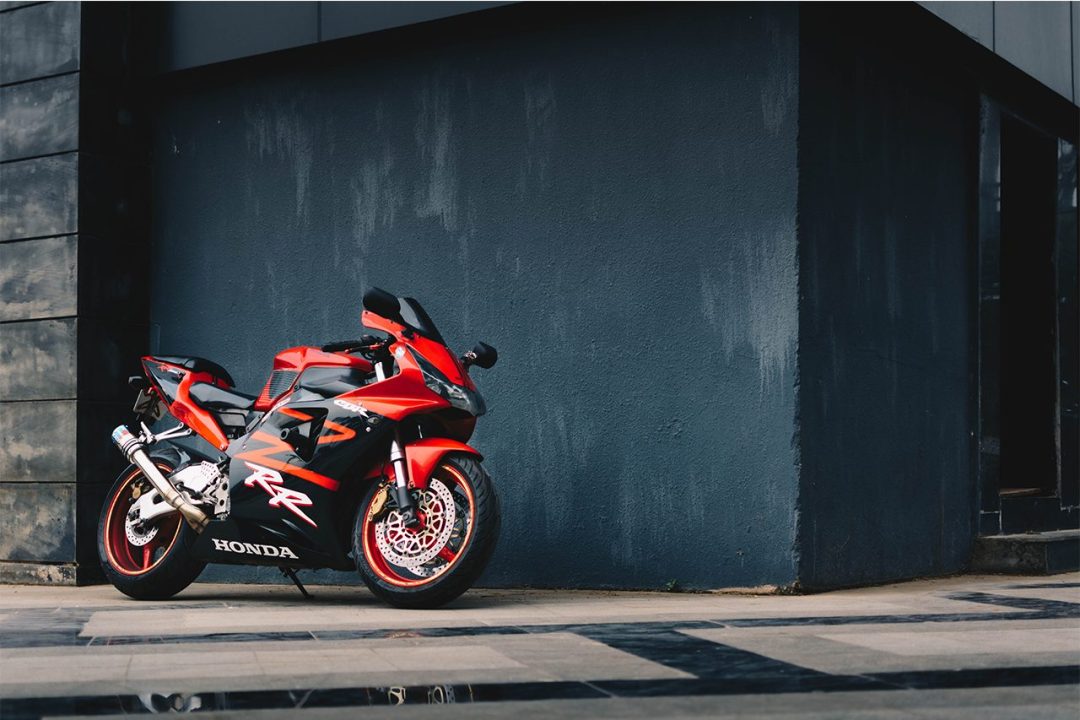 découvrez l'assurance moto verte amv, une solution durable et adaptée pour les motards soucieux de l'environnement. protégez votre véhicule tout en contribuant à la préservation de la planète grâce à des offres innovantes et responsables.
