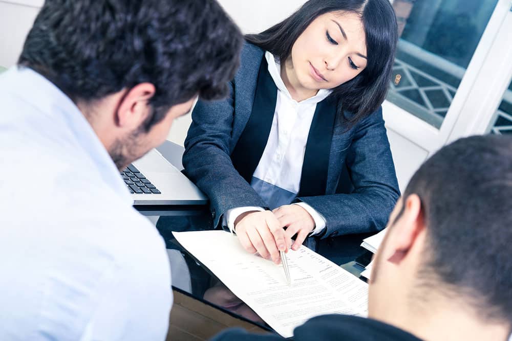 découvrez tout ce que vous devez savoir sur l'assurance : types de couvertures, conseils pour bien choisir votre police et informations essentielles pour protéger vos biens et votre avenir.