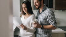 découvrez des astuces efficaces pour réduire vos factures d'assurance. comparez les offres, choisissez les bonnes garanties et économisez sur vos primes d'assurance tout en bénéficiant d'une couverture optimale.