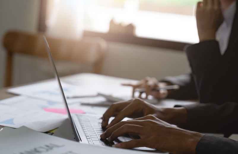 découvrez tout ce qu'il faut savoir sur l'assurance emprunteur en 2022 : avantages, choix des garanties et conseils pour obtenir les meilleures offres. protégez votre financement et sécurisez votre projet immobilier.