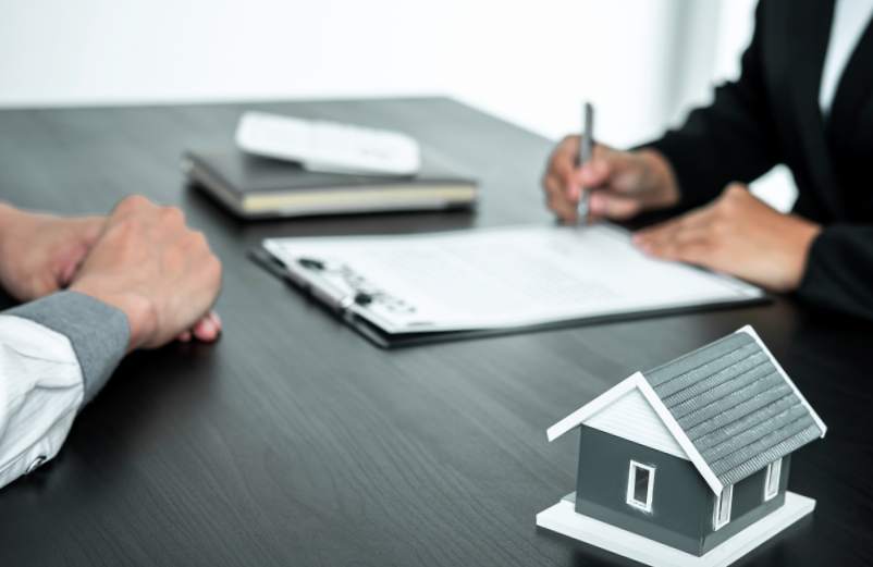 découvrez les meilleures options d'assurance prêt immobilier pour l'année 2022. protégez votre investissement avec des offres adaptées à vos besoins et bénéficiez de conseils d'experts pour choisir la couverture idéale.