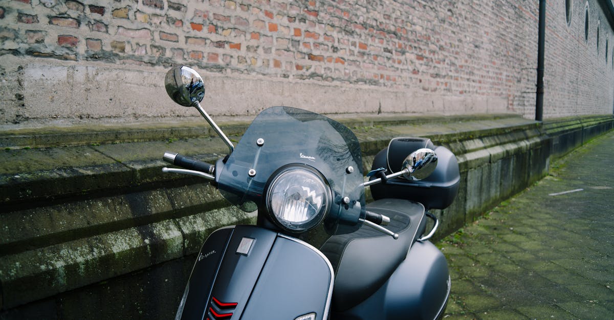 découvrez nos offres d'assurance moto adaptées à vos besoins. protégez votre deux-roues avec des garanties complètes et un service client à votre écoute. comparez les tarifs et choisissez la meilleure couverture pour votre sécurité sur la route.