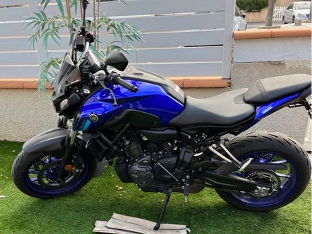 découvrez la yamaha mt-07, la moto idéale pour les jeunes permis ! alliant performance, maniabilité et style, elle offre une expérience de conduite inoubliable. explorez ses caractéristiques, conseils d'achat et astuces pour démarrer sur deux roues en toute sécurité.