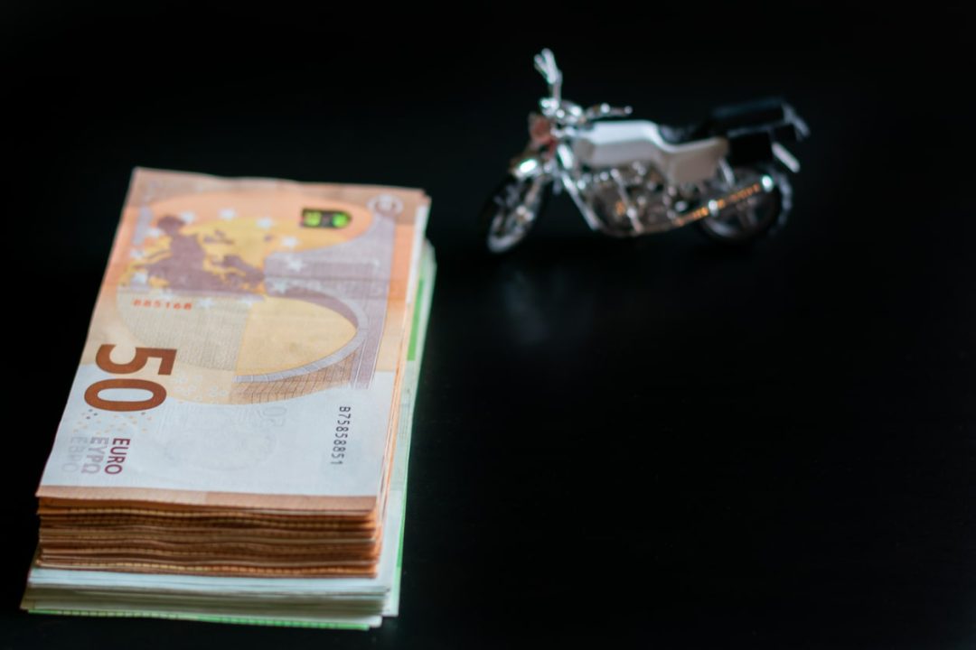 découvrez nos offres de crédit moto à des taux bas et profitez d'une finance avantageuse pour votre nouvelle moto. simplifiez vos démarches et accédez à la mobilité en toute sérénité.