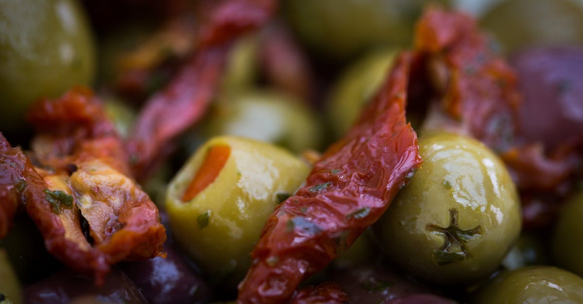 découvrez l'univers des olives : variétés, bienfaits pour la santé, recettes savoureuses et conseils de conservation. plongez dans la richesse de ces délicieuses petites fruits méditerranéens et apprenez à les intégrer dans votre quotidien.