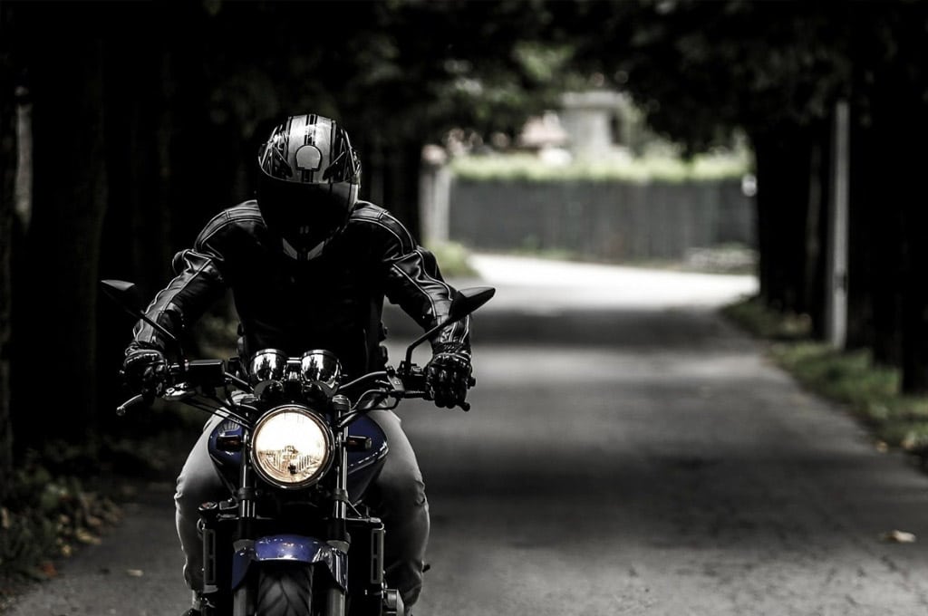 découvrez comment résilier votre assurance moto facilement et rapidement. obtenez des conseils sur les démarches à suivre, les délais à respecter et les pièges à éviter pour une résiliation sans tracas.